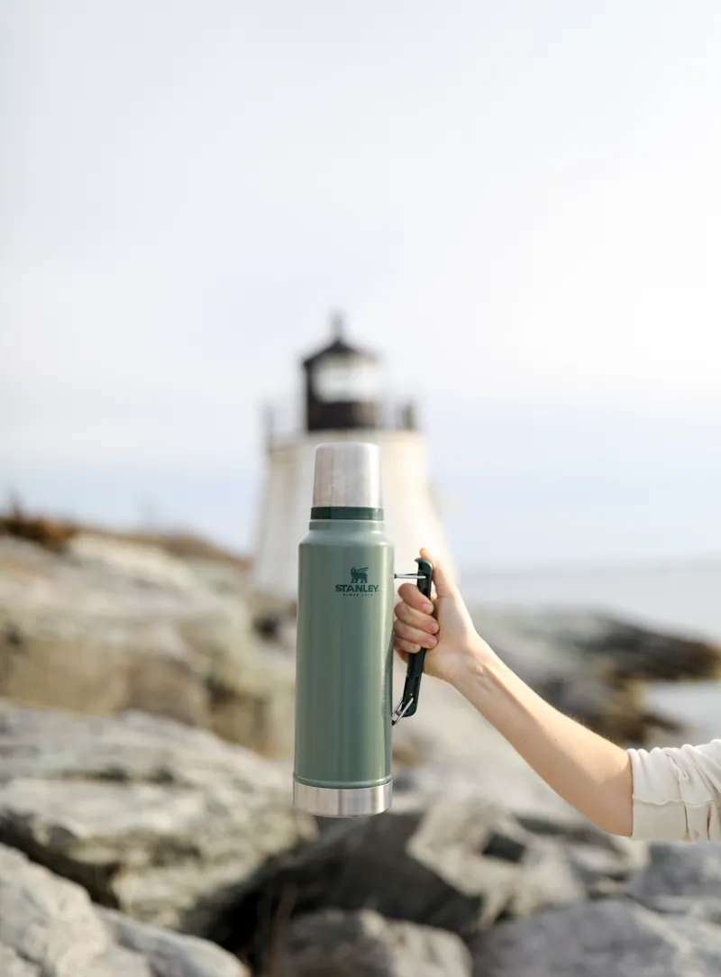 Stanley Classic Legendary Bottle 1.1QT/ 1.0L Green-1